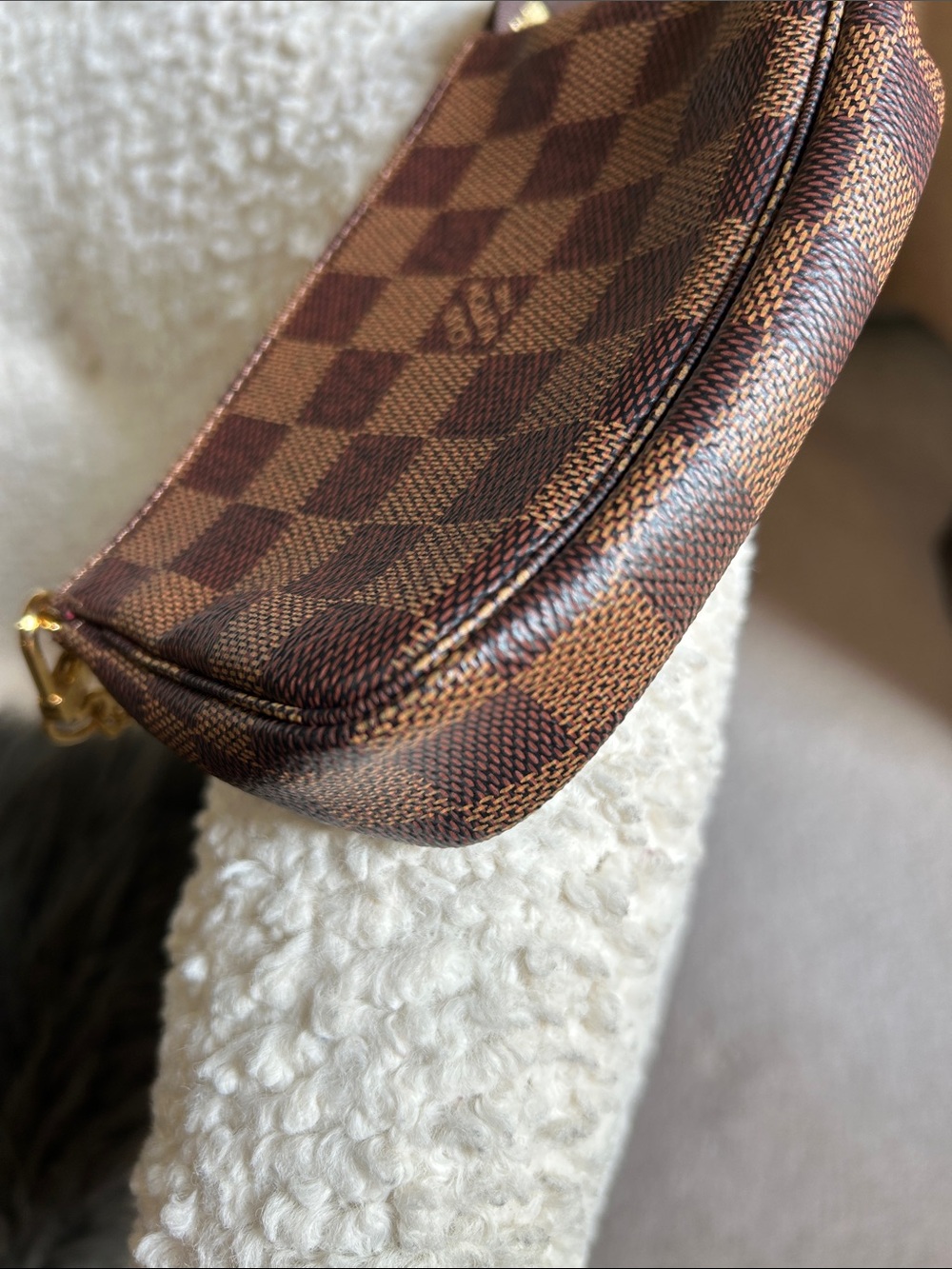 Louis Vuitton Damier Ebene Mini Pouchette - Picture 4 of 9
